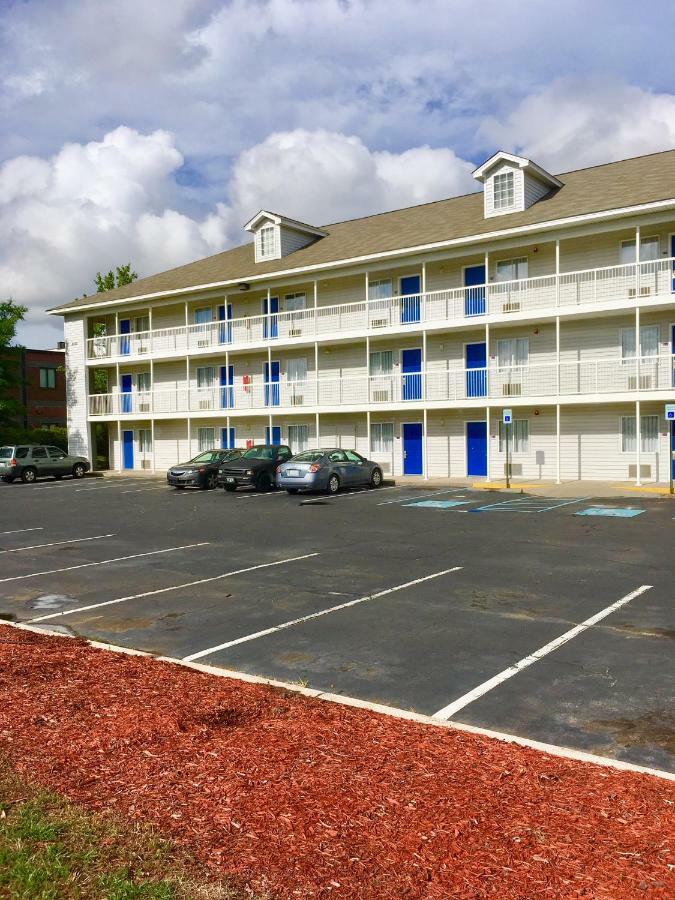 Intown Suites Extended Stay North Charleston Sc - Rivers Ave Exterior photo